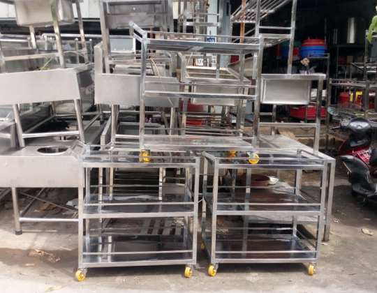 BÁN THANH LÝ KỆ ĐẨY THỨC ĂN INOX 3 TẦNG